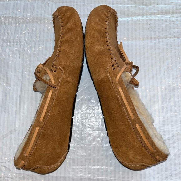 NWOT @UGG Olsen Slippers Brand new condition. - Picture 4 of 7